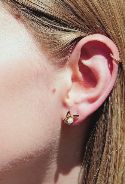 fiora studs